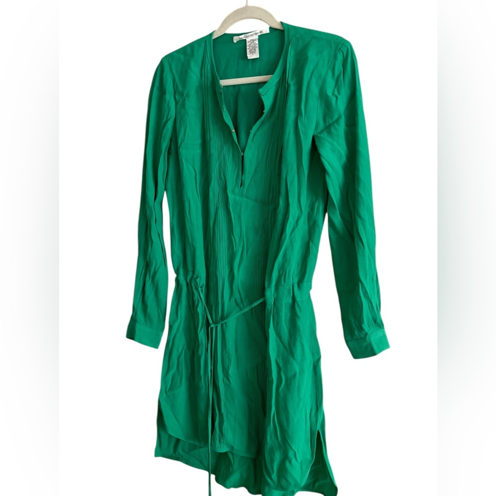 Diane Von Furstenberg Mini dress with tie waist size 0